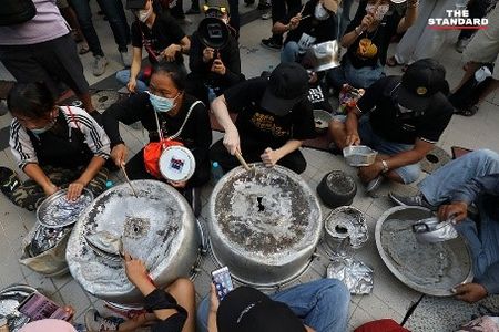 Hit the pot, tap the container (4).jpg